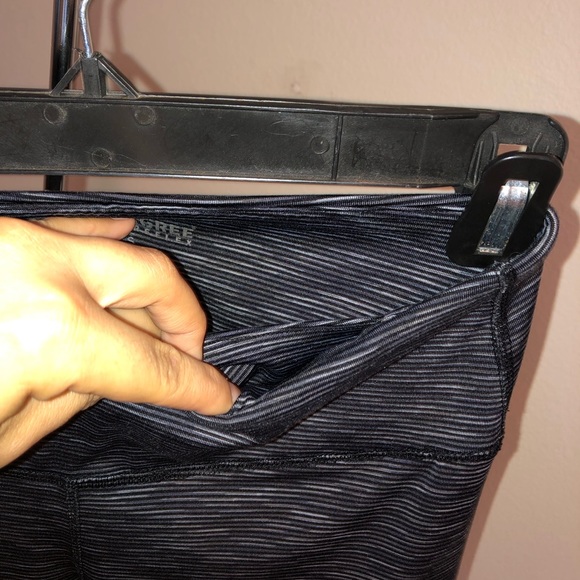 90 Degrees by Reflex S Cropped Yoga Pants / Leggings - Picture 7 of 7